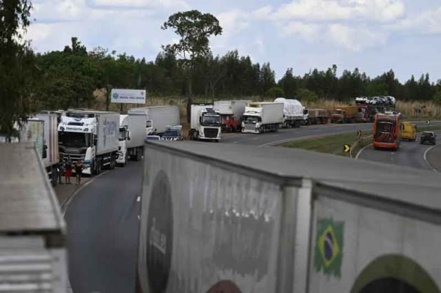 dadasmtstBR784Untitled-1