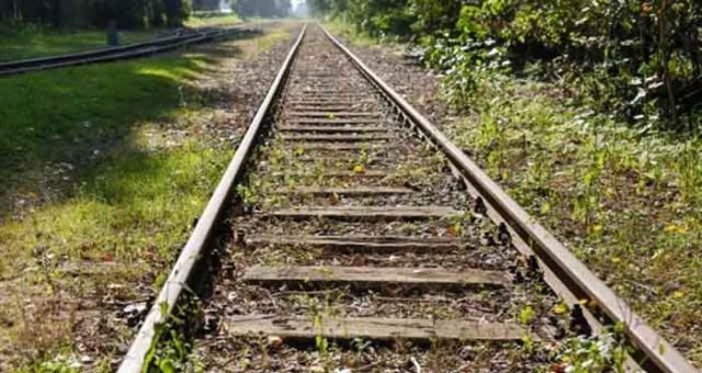 4234823904832098490432