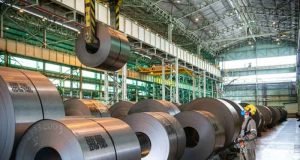 Usiminas abre mutirão de empregos para vagas operacionais em Betim para Ajudante, Operador(a) de Ponte Rolante e Operador(a) Industrial