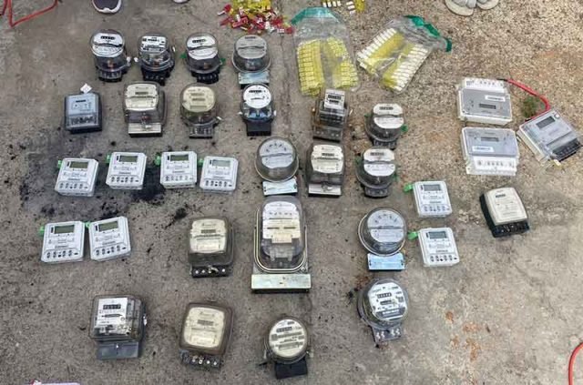 5734957439753495934543543