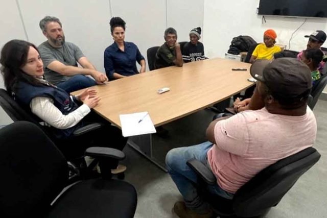 4274327843234443g49g44932