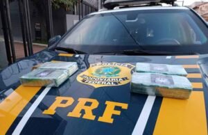 Passageira é detida na BR-381 com mochila contendo 4,2 kg de pasta base de cocaína