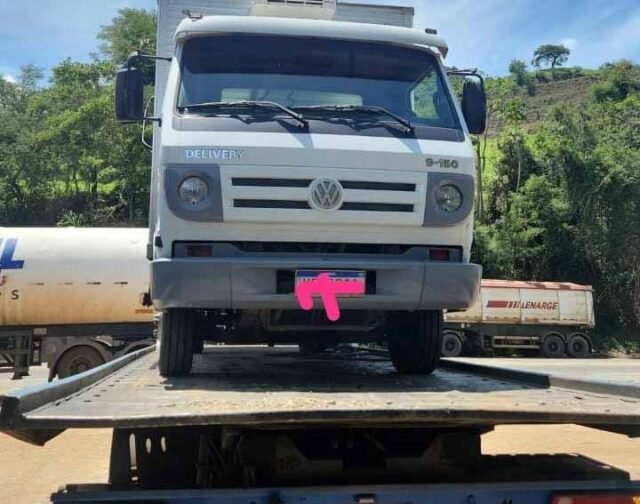 Caminhão-clonado-e-suspeitos-de-roubo-são-detidos-pela-PM-na-BR-381-em-Nova-Era