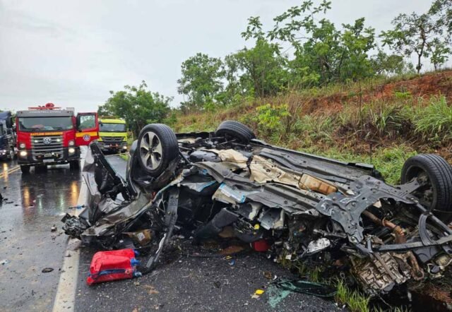 colisao-grave-mgc-135-deixa-uma-vitima-fatal-e-cinco-feridos