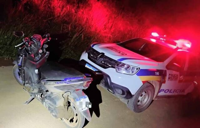 pm-recupera-moto-furtada-e-prende-autores-em-manhuacu