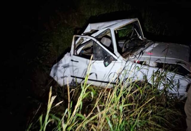 acidente-fatal-araguari-familia-capota-carro