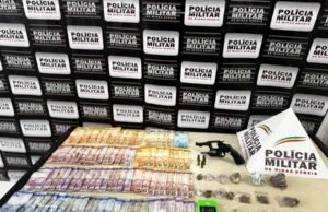Polícia Militar prende suspeito por tráfico e apreende arma, drogas e veículo em João Monlevade Divulgação: 17ª CIA PM IND - João Monlevade - Instagram: @17ciapmind