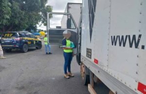 Arteris Fernão Dias realiza ação com caminhoneiros em Pouso Alegre e PRF autua 23 motoristas por irregularidades Divulgação: Arteris