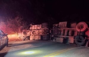 Motorista fica preso às ferragens em grave acidente na BR-381 em Nova Era