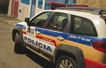 Jovem é preso em praça pública após mandado judicial em Alvinópolis