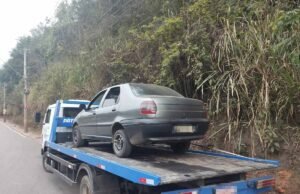 Veículo furtado, drogas e arma: PM prende suspeitos em ação no bairro Baú, em João Monlevade