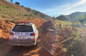 PM localiza moto roubada próximo à Capela São José, em Dom Silvério Divulgação: 17ª CIA PM IND - João Monlevade