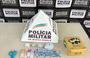 Polícia Militar prende jovem por tráfico de drogas em João Monlevade Divulgação: 17ª CIA PM IND - João Monlevade