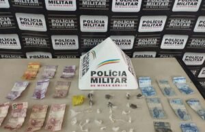 João Monlevade: Polícia Militar prende jovem por tráfico de drogas no bairro Novo Cruzeiro Divulgação: 17ª CIA PM IND - João Monlevade