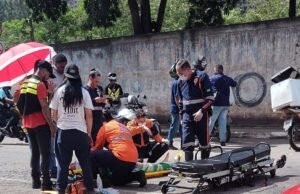 Motociclista de 25 anos fica ferido em acidente na Av. Armando Fajardo, em João Monlevade