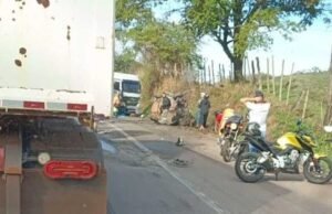 Grave colisão entre automóvel e caminhão deixa vítima fatal na BR-381 e causa lentidão próximo a Sabará