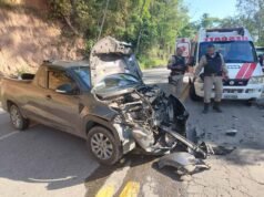 Colisão frontal deixa idoso ferido no trevo de acesso ao bairro Jacuí em Rio Piracicaba