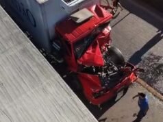 Vídeo; Grave colisão entre caminhões deixa motorista preso às ferragens na BR-381 em Betim