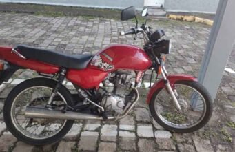 Briga termina em facada no Morro do Pau D’Óleo, em Nova Era; PM apreende veículo e arma