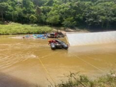 Motorista de Santa Maria de Itabira morre após caminhão cair em rio na MG-129