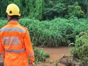 João Monlevade; Bombeiros monitoram nível de córrego no bairro Cruzeiro Celeste após fortes chuvas