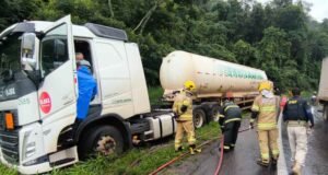 Bombeiros concluem transbordo de nitrogênio líquido após acidente na BR-381 em João Monlevade