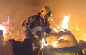 Vídeo; Incêndio de grandes proporções atinge oficina na BR-459 e cadela é resgatada pelos Bombeiros