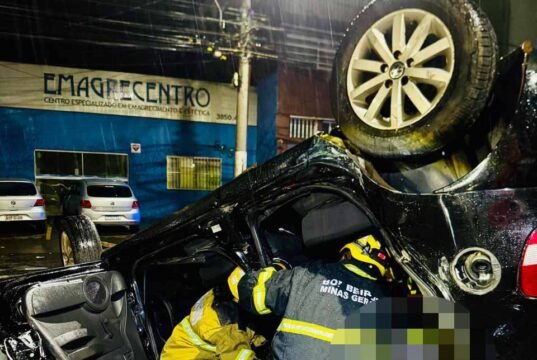 Vídeo; Homem morre após capotamento durante perseguição policial em João Monlevade