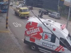 Vídeo; Ônibus da Enscon busca socorro imediato na base do SEVOR após passageira desmaiar