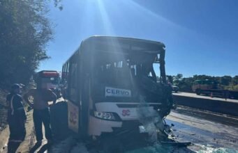 Vídeo; Acidente com produto perigoso deixa um morto na BR-381