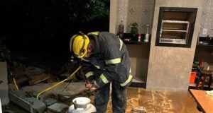 Muro de residência desaba em Rio Piracicaba e mobiliza Corpo de Bombeiros