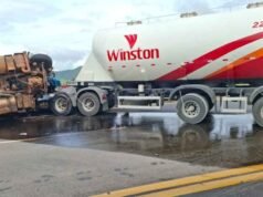 Vídeo; Colisão frontal entre três carretas deixa caminhoneiros presos às ferragens na BR-381, em João Monlevade