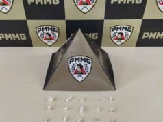 Jovem tenta escapar da polícia mas é preso com pedras de crack em João Monlevade