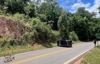 Acidente entre carro e ciclista deixa dois feridos em Rio Piracicaba
