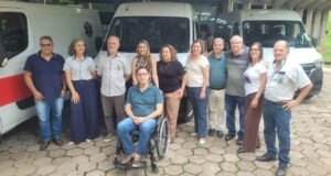 Prefeitura de João Monlevade recebe ambulância e vans novas para reforçar transporte de pacientes