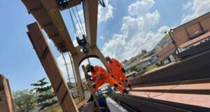 Operador logístico morre após queda de vigas de 4 toneladas em metalúrgica