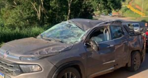 Vídeo; Acidente na BR-381 em João Monlevade deixa feridos após carro invadir contramão e atingir moto e outro veículo