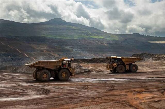 mina-brucutu-caminhao-vale