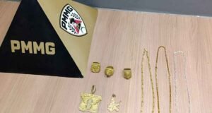 Três adolescentes são apreendidos após furtarem joias em comércio de Manhuaçu