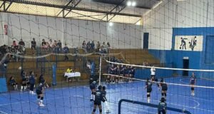 Jovens atletas de São Gonçalo vivenciam integração e aprendizado em festival de vôlei regional
