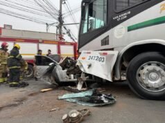Veja fotos; Colisão frontal entre ônibus e carro deixa jovem em estado grave em Juiz de Fora
