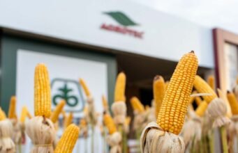 Agrotec, do Grupo Agrihold, destaca inovação e sustentabilidade em feira do agro no Paraguai
