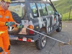 Vídeo; Cascavel é encontrada sob carro e mobiliza bombeiros em João Monlevade