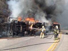 Vídeo; Carreta tomba, pega fogo e interdita BR-381 em Caeté; duas pessoas ficam feridas