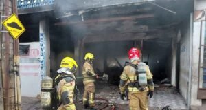 Vídeo; Fogo de grandes proporções consome comércio, queima seis motocicletas e afeta hotel em João Monlevade