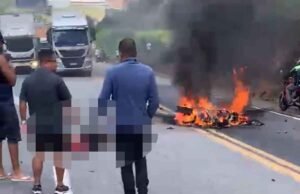 Vídeo; Motociclista morre após colisão com caminhão na BR-381, em João Monlevade