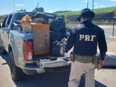 Servidores são detidos com veículo da Prefeitura e mercadorias irregulares na BR-381