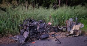 Colisão entre carro e caminhão deixa um morto na LMG-760, em São José do Goiabal