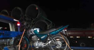 Fiscalização de trânsito em João Monlevade resulta na remoção de motocicleta com múltiplas irregularidades