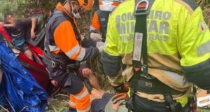 Vídeo; Capotamento na BR-381 mobiliza grande operação de resgate e deixa três feridos em Bela Vista de Minas